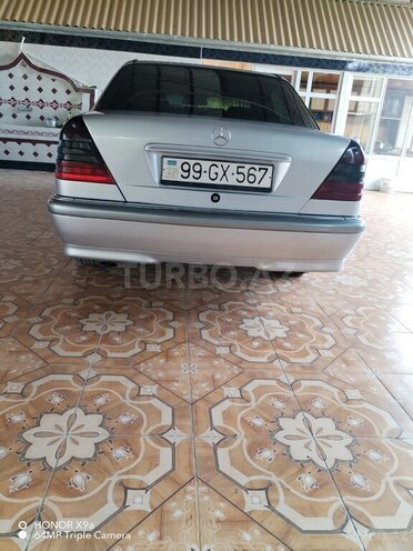 Mercedes C 220-17