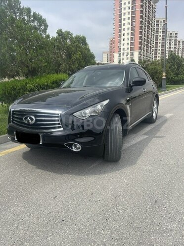 Infiniti QX70-2