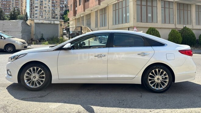 Hyundai Sonata-5