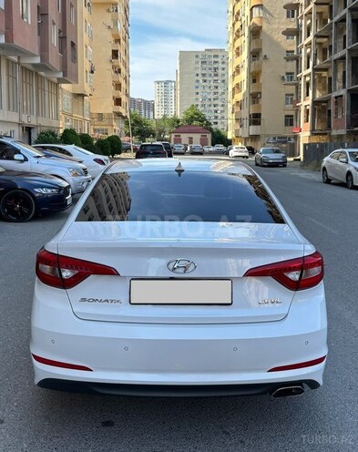 Hyundai Sonata-4