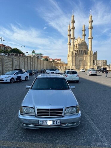 Mercedes C 200-2