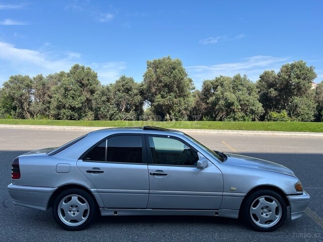 Mercedes C 200-7