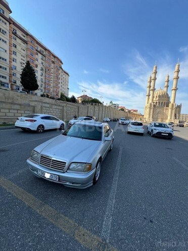 Mercedes C 200-10