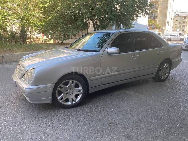 Mercedes E 220-10