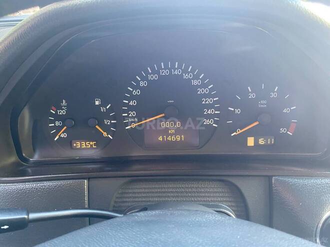Mercedes E 220-8