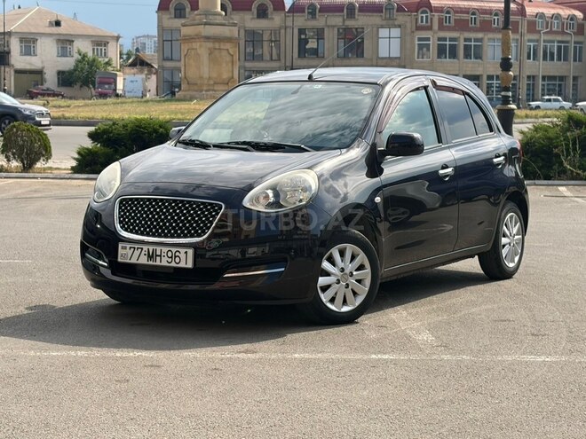 Nissan March-5