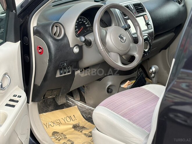 Nissan March-7