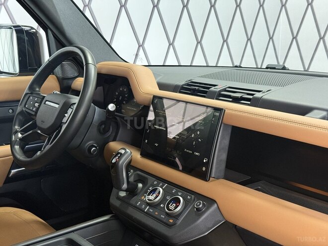 Land Rover Defender-8