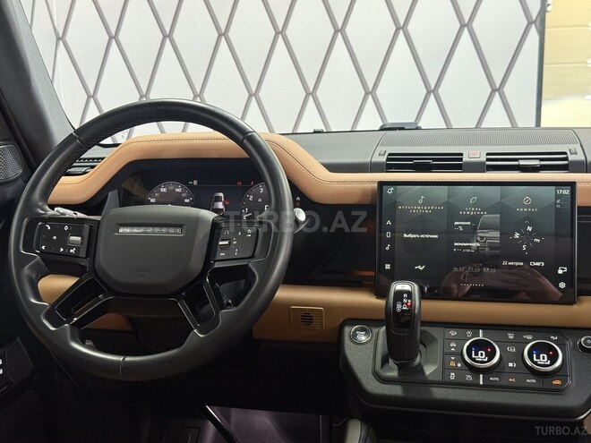 Land Rover Defender-12