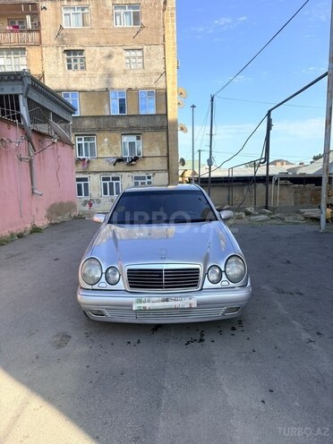Mercedes E 230-2
