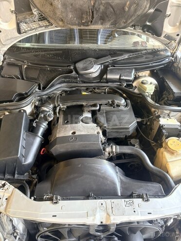 Mercedes E 230-8
