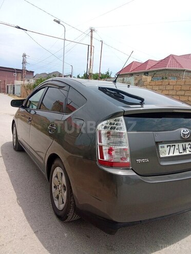 Toyota Prius-5