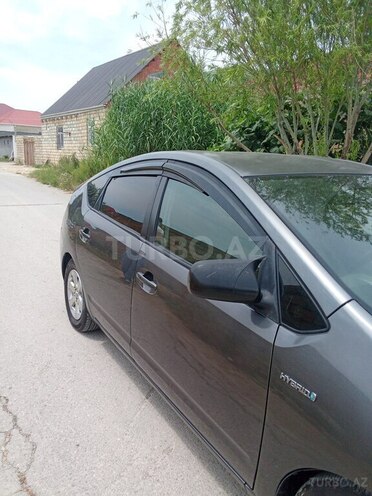 Toyota Prius-8
