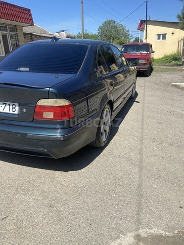 BMW 523-8