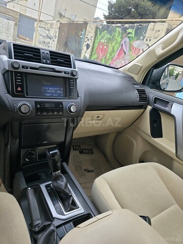 Toyota Land Cruiser Prado-7