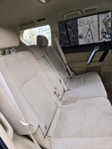 Toyota Land Cruiser Prado-12