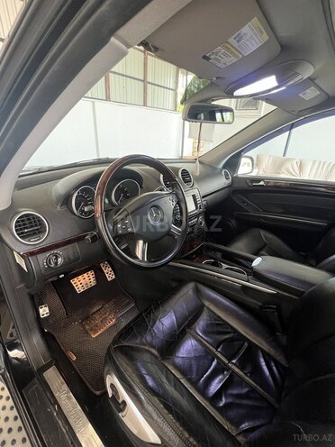 Mercedes GL 550 4MATIC-3
