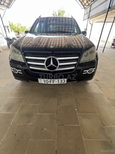 Mercedes GL 550 4MATIC-1