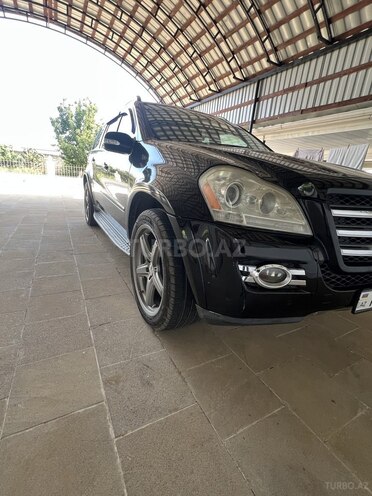 Mercedes GL 550 4MATIC-6