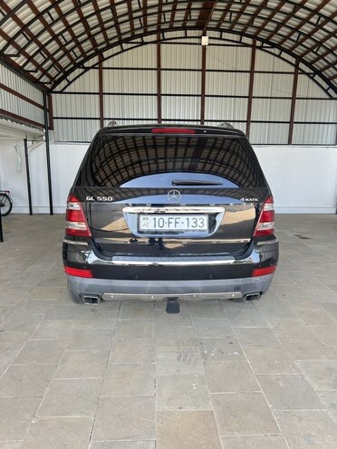 Mercedes GL 550 4MATIC-10