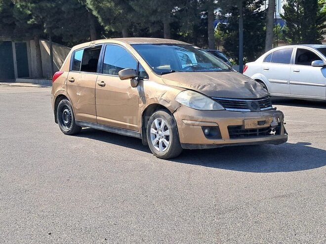 Nissan Tiida-2
