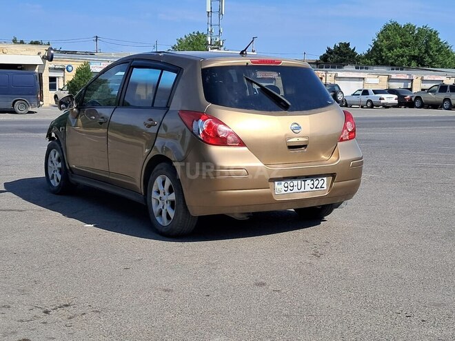 Nissan Tiida-6