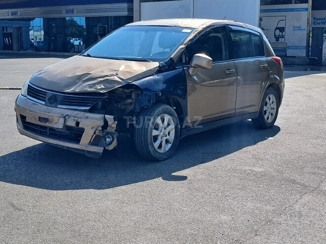 Nissan Tiida-11