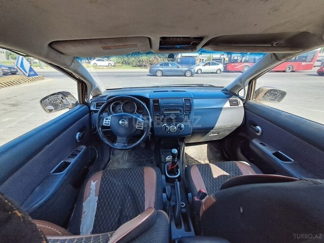 Nissan Tiida-8
