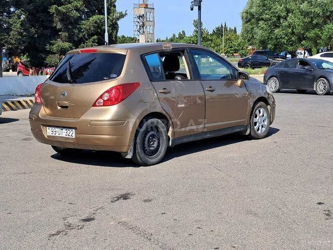 Nissan Tiida-7