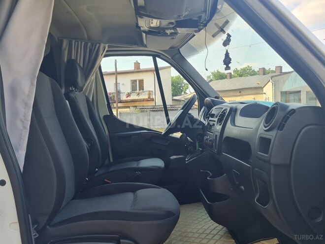 Renault Master-18