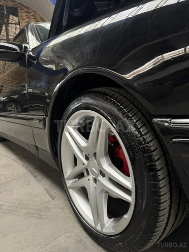 Mercedes E 240-11