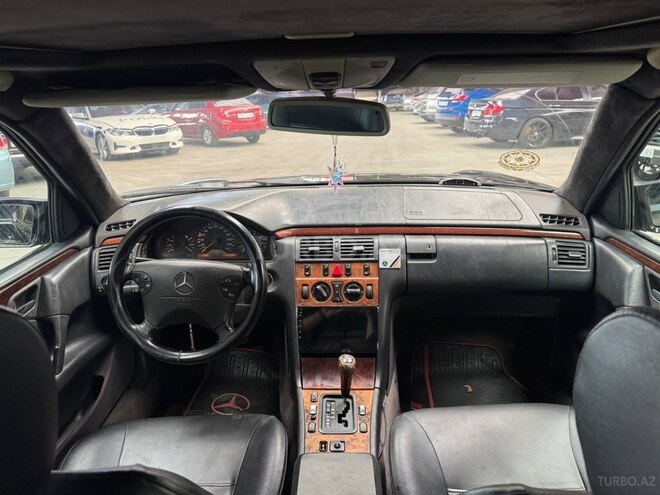 Mercedes E 240-7