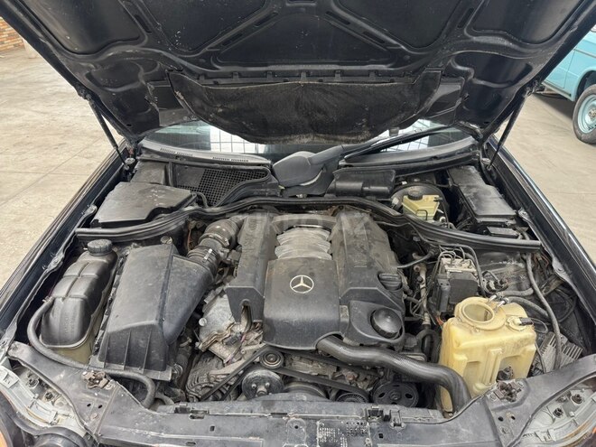 Mercedes E 240-10