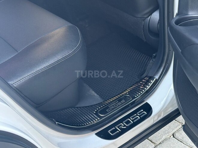 Toyota Corolla Cross-17