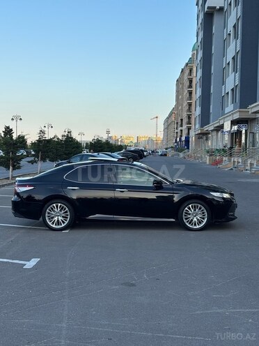 Toyota Camry-13