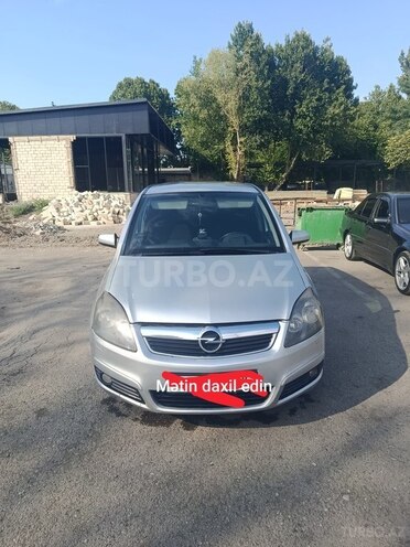 Opel Zafira-1