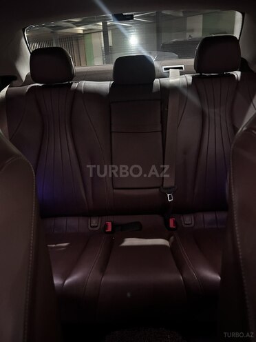 Mercedes E 220 d-13