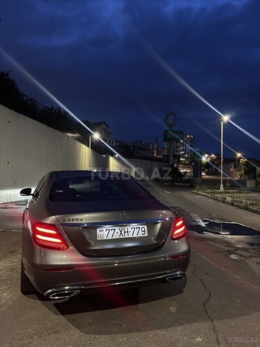 Mercedes E 220 d-8