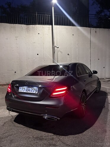 Mercedes E 220 d-5