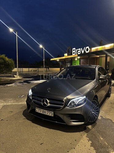 Mercedes E 220 d-2