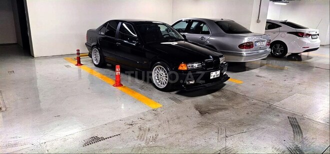 BMW 325-8