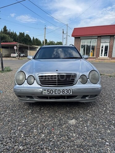 Mercedes E 200-1