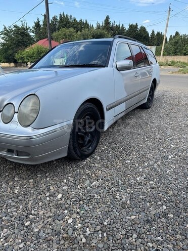 Mercedes E 200-9