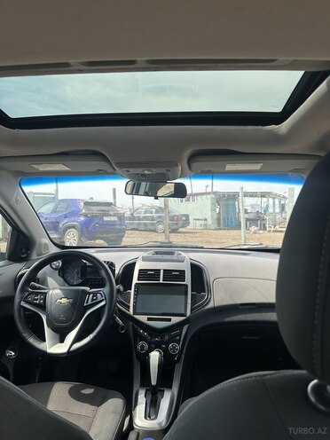 Chevrolet Aveo-12
