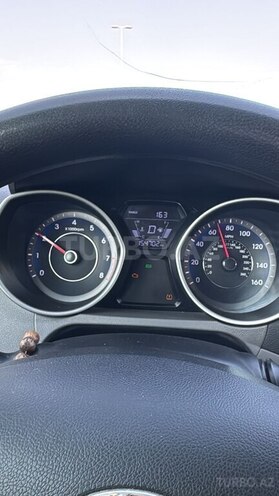 Hyundai Elantra-5