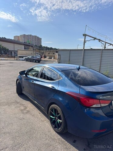 Hyundai Elantra-2