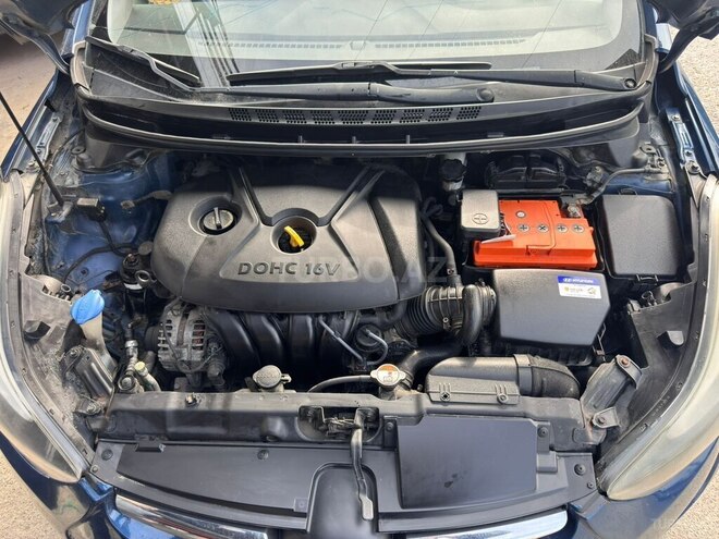 Hyundai Elantra-6