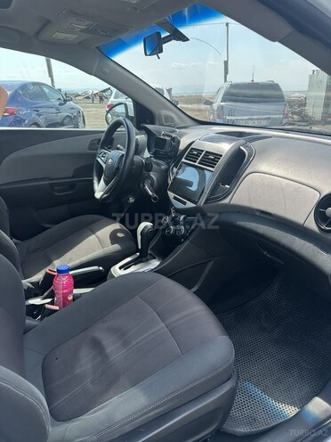 Chevrolet Aveo-11
