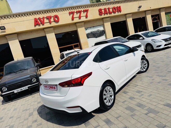 Hyundai Accent-6