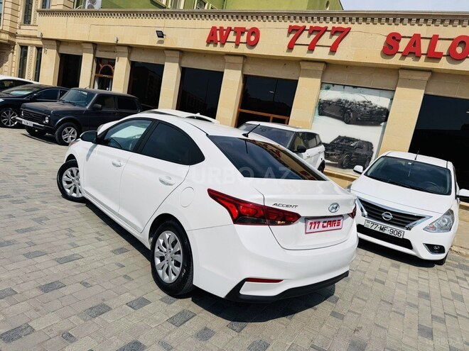 Hyundai Accent-8